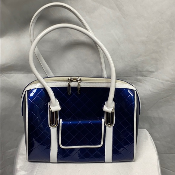 Bravo Beverly Hills Collection Handbags - Bravo Beverly Hills Collection Genun Leather Purse